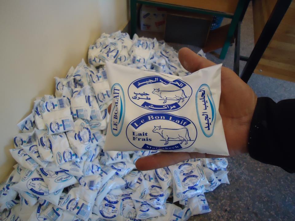 Livraison de lait pour les écoliers d’Agouraï au Maroc – Avril 2012