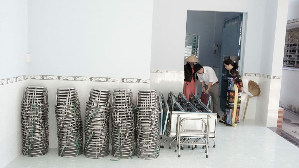 5ème-cantine-chaises-pour-nos-enfants.jpg