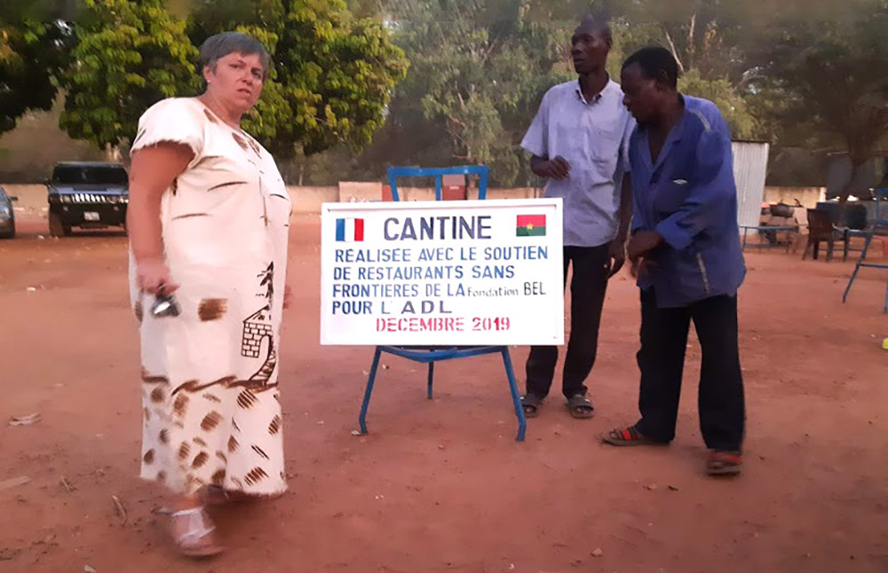 Inauguration de la cantine Loanga